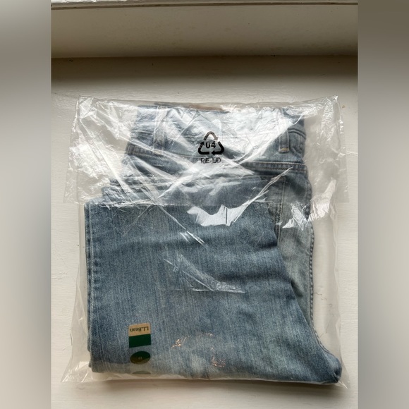 NWT L.L. Bean | Women's BeanFlex Jeans, Favorite Fit Straight-Leg - Picture 5 of 5